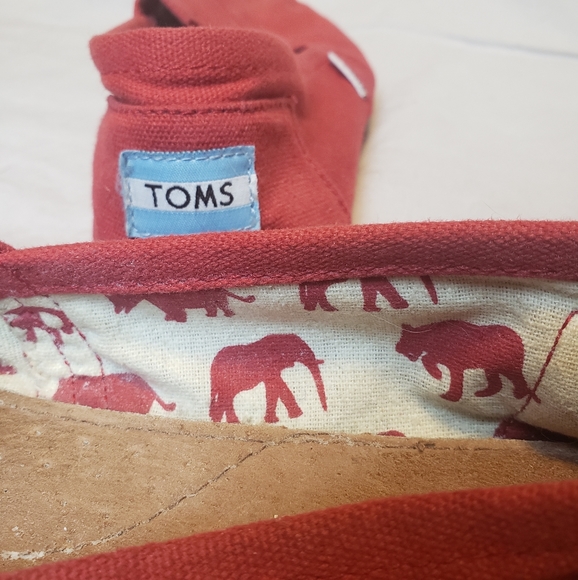 TOMS Classic Red Alpargata Women's Shoes - Picture 2 of 6